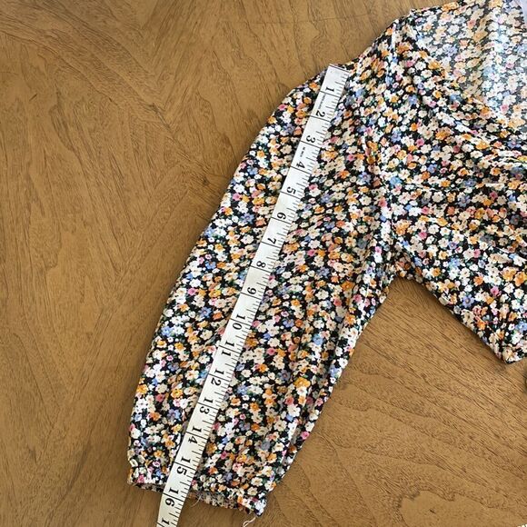 Sans Souci Floral Tie Front Crop Top Size Small - Picture 10 of 10